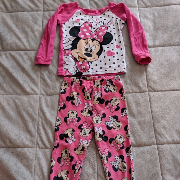 Girls Minnie Mouse Pajama Set bundle 4T - Picture 6 of 7